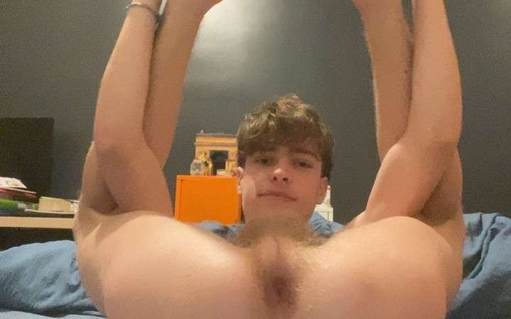 Fag Leo and his slutty hole